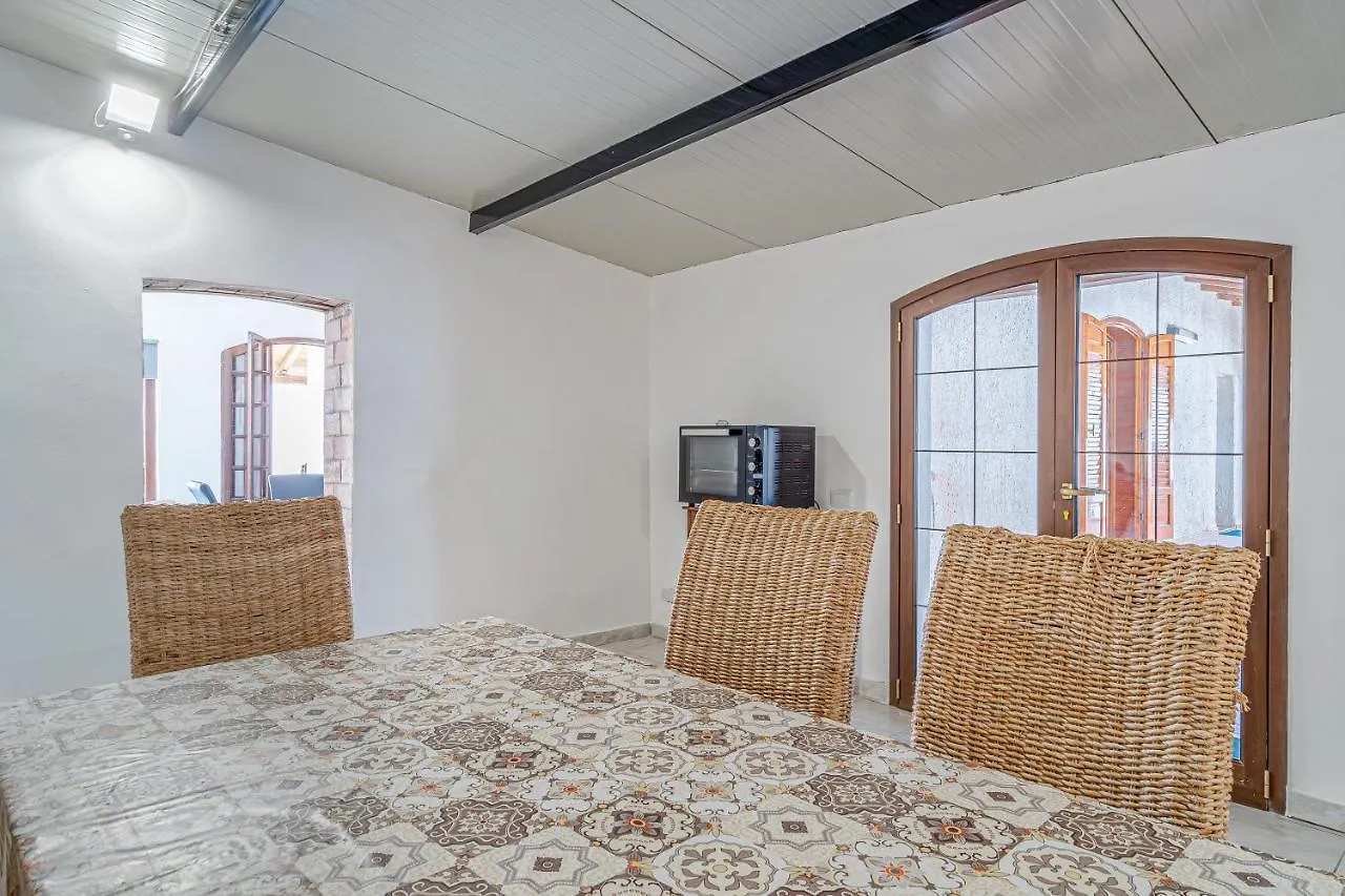 הוילה סירקוזה Casa Al Mare וילה