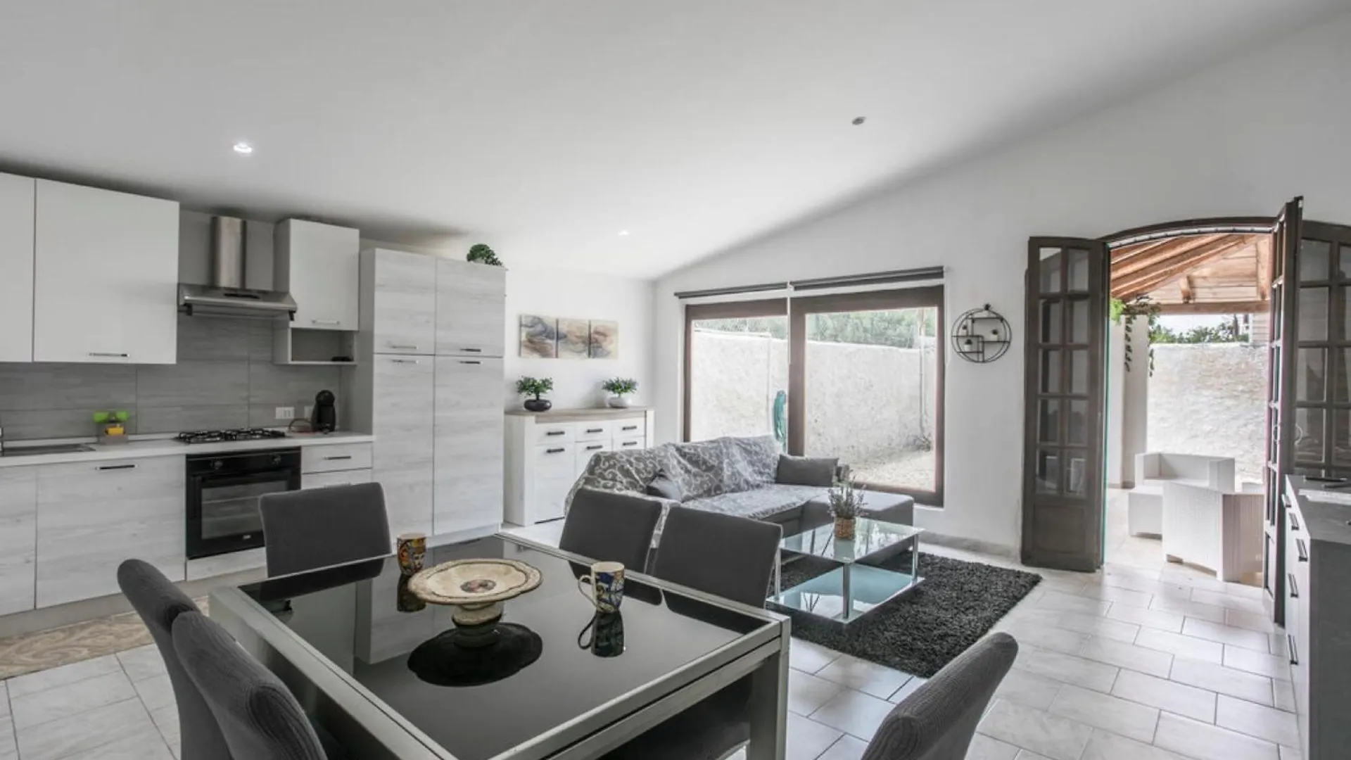הוילה סירקוזה Casa Al Mare 0*,